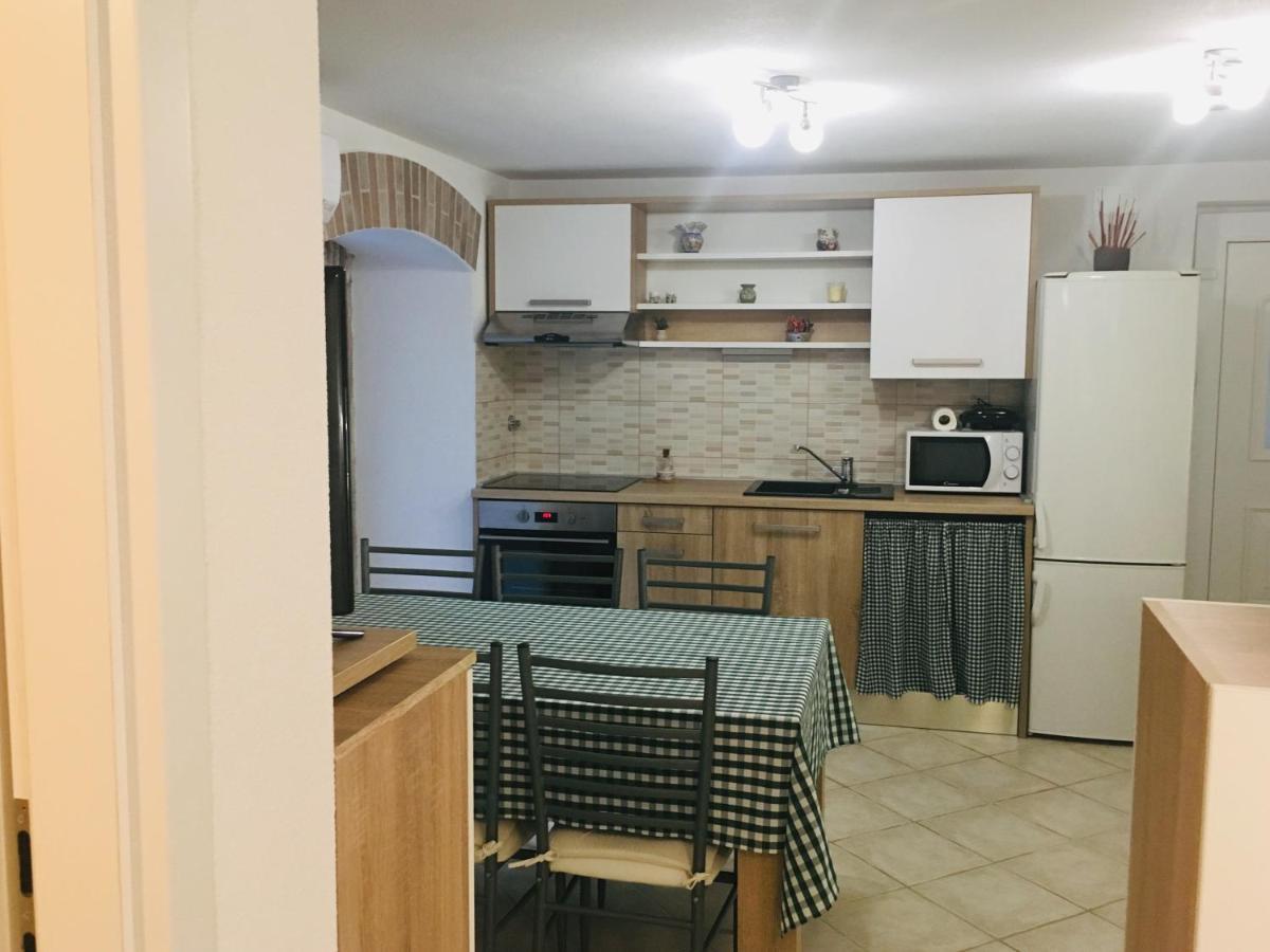 Apartment Filipas Крес Екстериор снимка