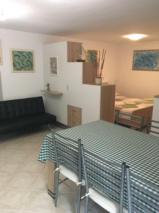 Apartment Filipas Крес Екстериор снимка